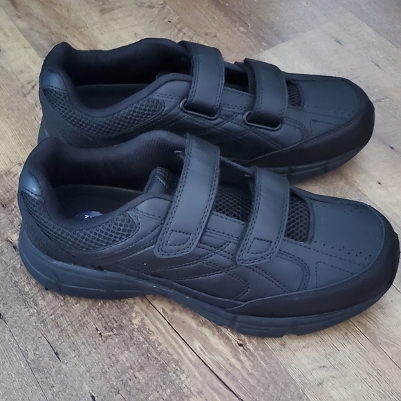 Dr. Scholl's Shoes | Dr. Scholl's Brisk Men's 8.5W Dual Strap Black Lightweight Sneaker Athletic Shoe | Color: Black | Size: 8.5W | Grandestshop's